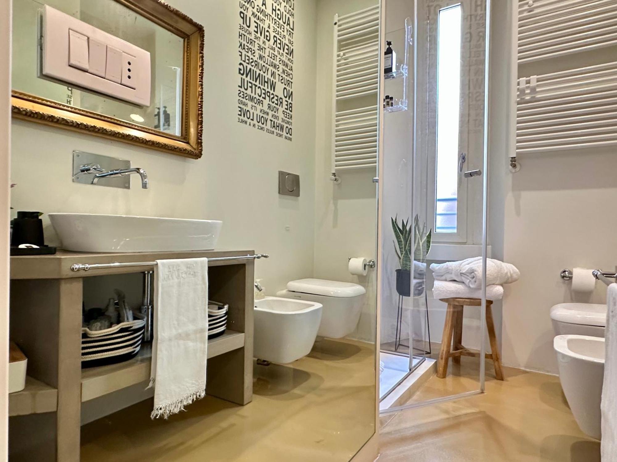 Lily Pads -Elegant Apartment- In The City Center มิลาน ภายนอก รูปภาพ